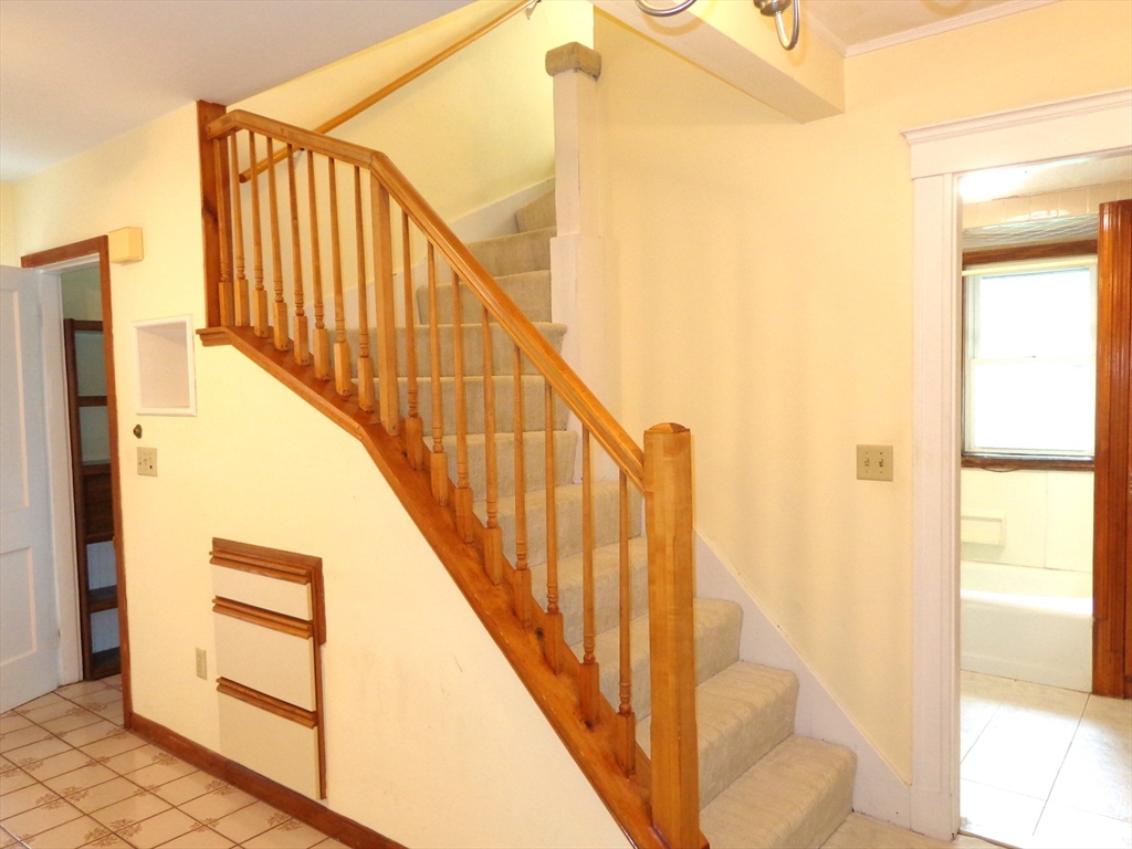 4 bed, 2 bath apartment for rent at 48-50 Townsend Rd Unit 50, Belmont — photo 14 of 23