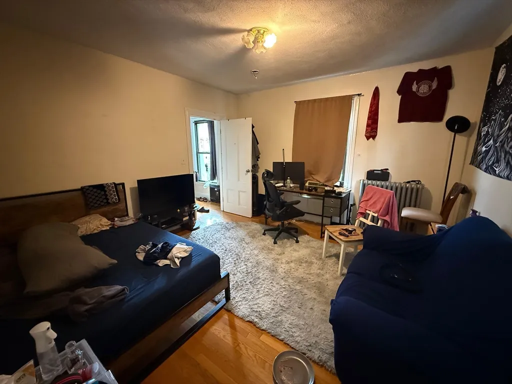 4 bed, 2 bath apartment for rent at 48 Allston St Unit 2, Allston — photo 3 of 32
