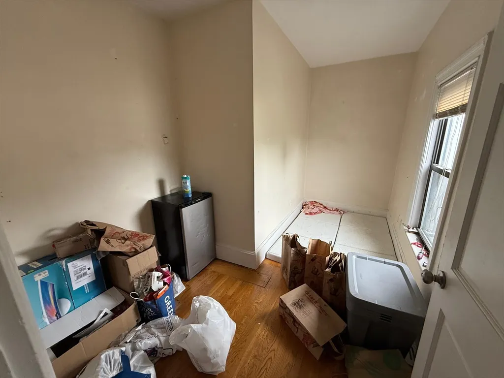 4 bed, 2 bath apartment for rent at 48 Allston St Unit 2, Allston — photo 11 of 32
