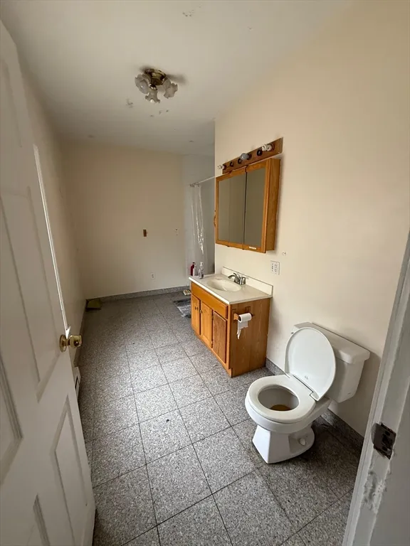 4 bed, 2 bath apartment for rent at 48 Allston St Unit 2, Allston — photo 8 of 32