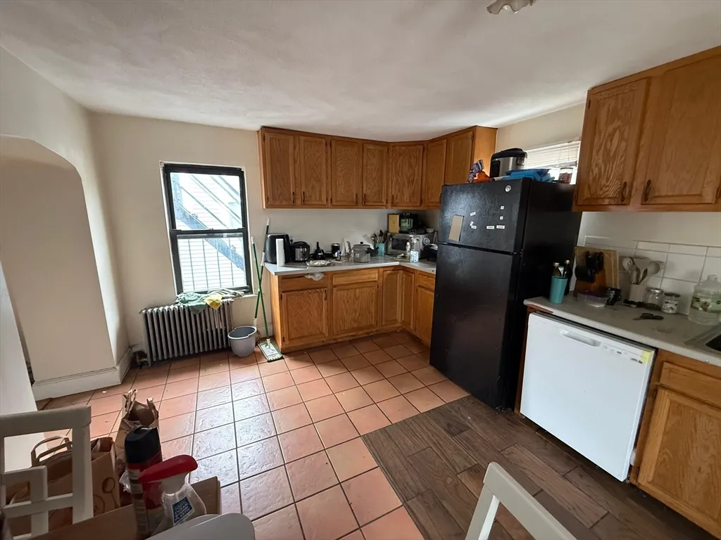 4 bed, 2 bath apartment for rent at 48 Allston St Unit 2, Allston — photo 27 of 32