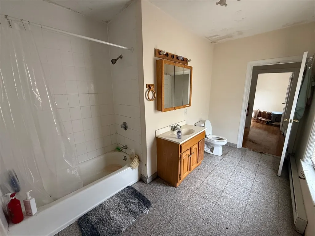 4 bed, 2 bath apartment for rent at 48 Allston St Unit 2, Allston — photo 10 of 32
