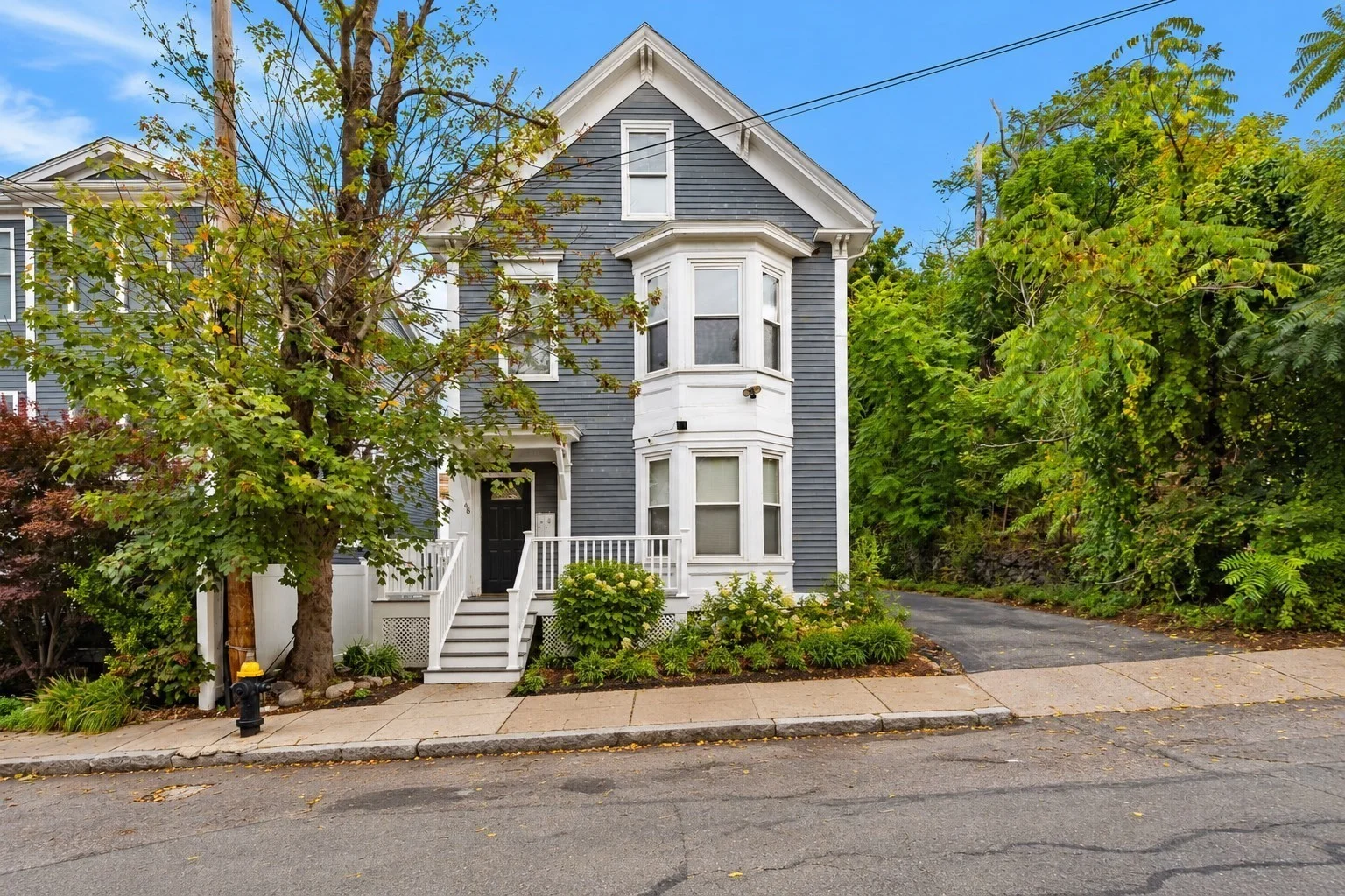 4 bed, 1 bath apartment for rent at 48 Alpine St Unit 2, Roxbury
