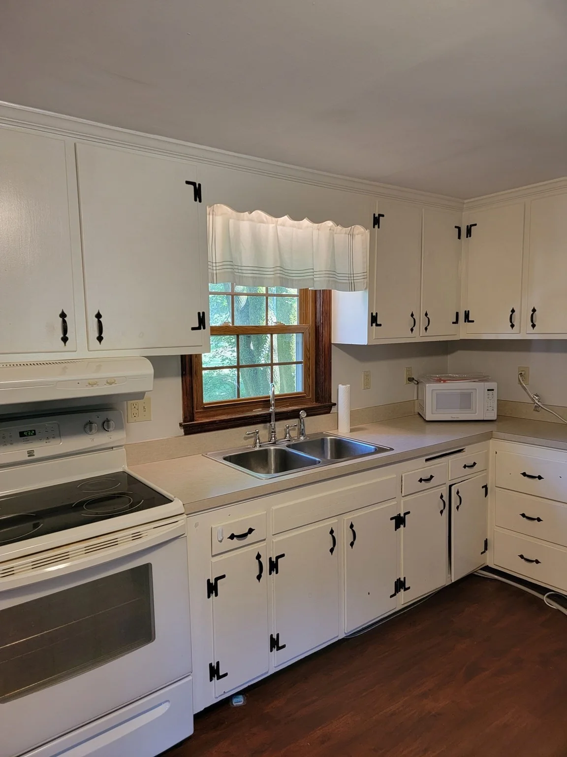 4 bed, 2 bath apartment for rent at 48 Andover St, Wilmington — photo 7 of 15