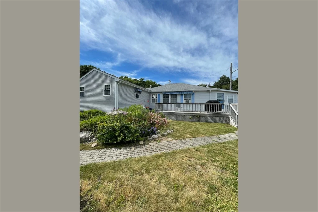 3 bed, 2 bath apartment for rent at 48 Angelica Ave, Mattapoisett — photo 16 of 20