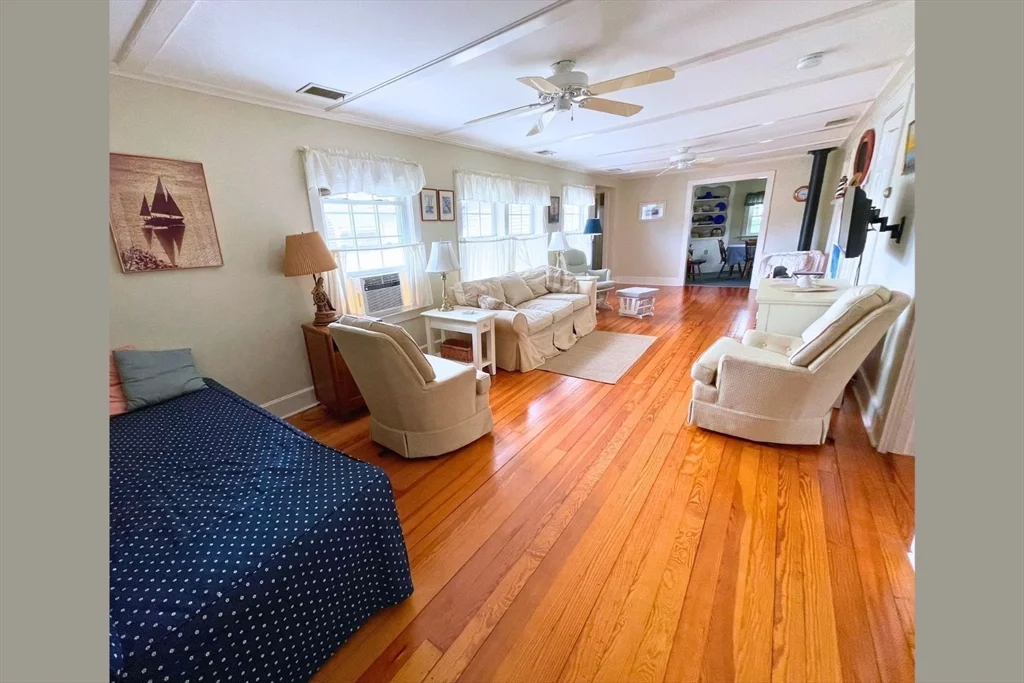 3 bed, 2 bath apartment for rent at 48 Angelica Ave, Mattapoisett — photo 2 of 20
