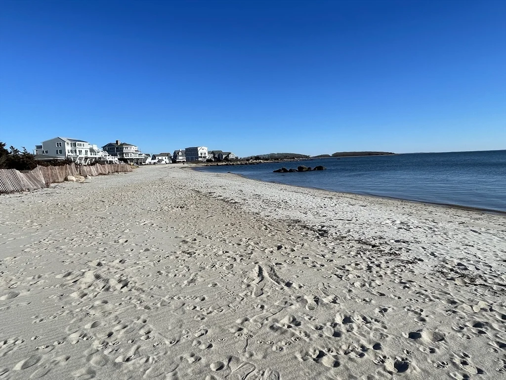 3 bed, 2 bath apartment for rent at 48 Angelica Ave, Mattapoisett — photo 18 of 20