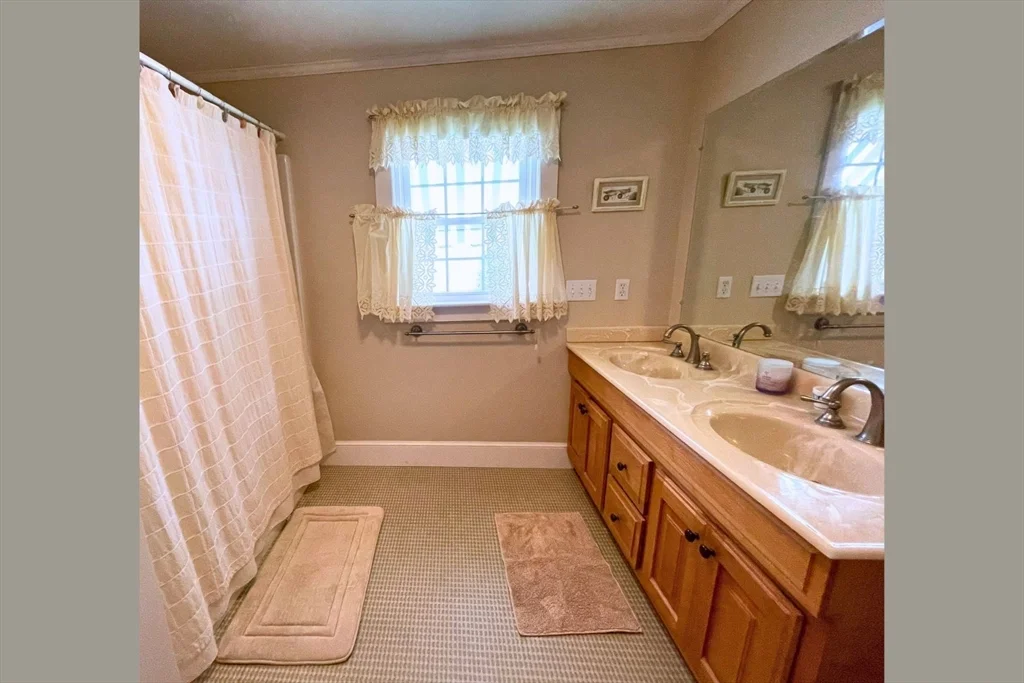 3 bed, 2 bath apartment for rent at 48 Angelica Ave, Mattapoisett — photo 12 of 20