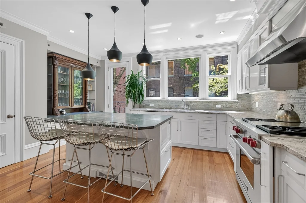 4 bed, 3 bath apartment for rent at 48 Appleton, South End — photo 1 of 31
