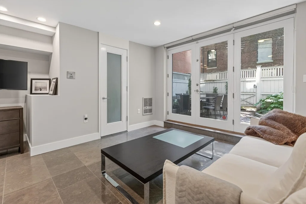 4 bed, 3 bath apartment for rent at 48 Appleton, South End — photo 20 of 31