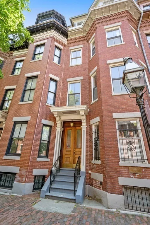 4 bed, 3.5 bath apartment for rent at 48 Appleton St Unit 1, South End — photo 1 of 26