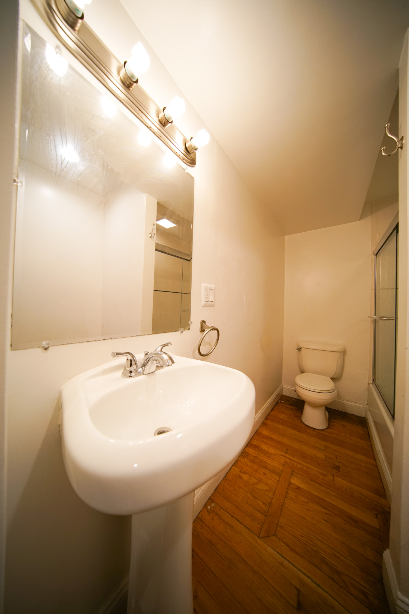 6 bed, 2 bath apartment for rent at 48 Ashford St Unit A1, Allston — photo 6 of 23