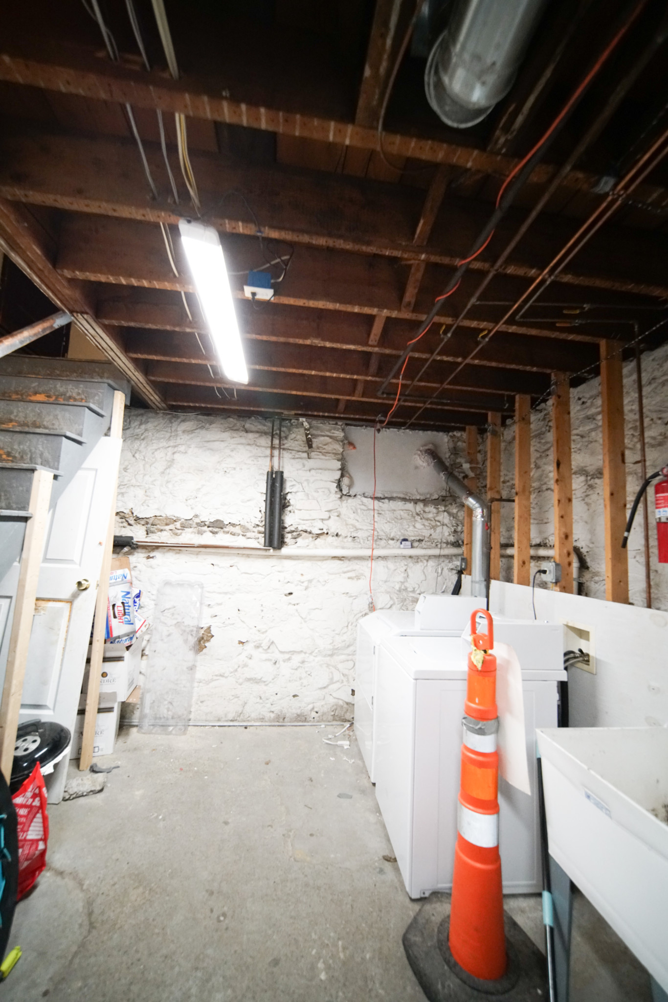6 bed, 2 bath apartment for rent at 48 Ashford St Unit A1, Allston — photo 22 of 23