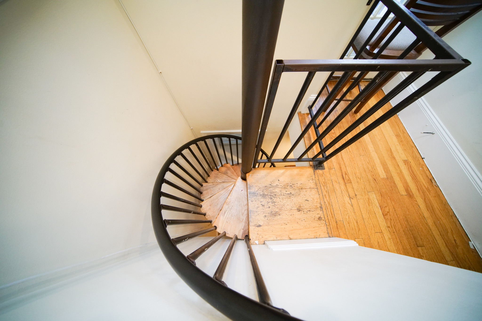 6 bed, 2 bath apartment for rent at 48 Ashford St Unit A1, Allston — photo 4 of 23