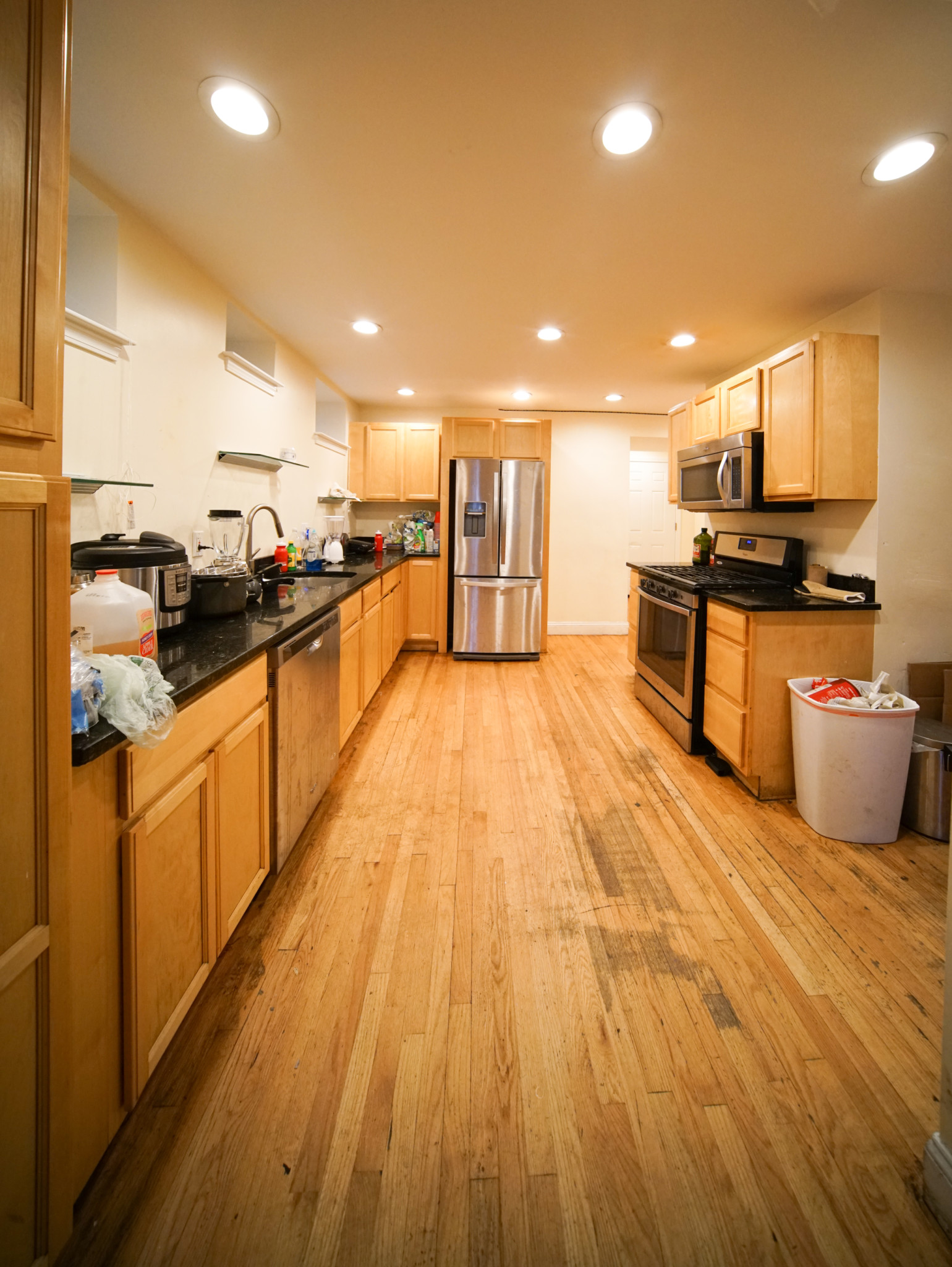 6 bed, 2 bath apartment for rent at 48 Ashford St Unit A1, Allston — photo 2 of 23