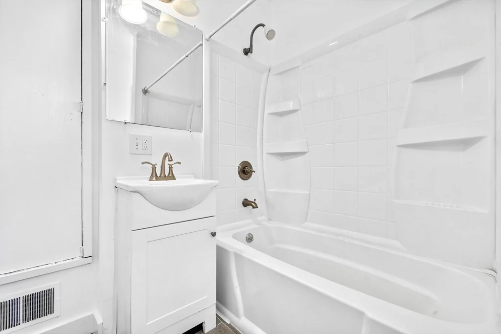 4 bed, 2 bath apartment for rent at 48 Ashland St Unit 2, Malden — photo 15 of 19