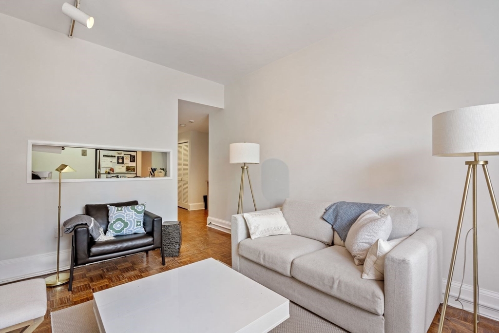 1 bed, 1 bath apartment for rent at 48 Beacon St Unit 1F, Beacon Hill — photo 2 of 9