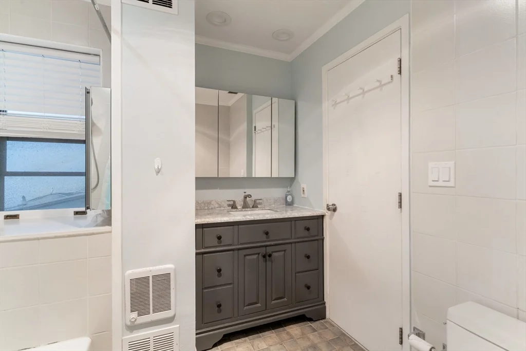 2 bed, 1 bath apartment for rent at 48 Beacon St Unit 1R, Beacon Hill — photo 10 of 16
