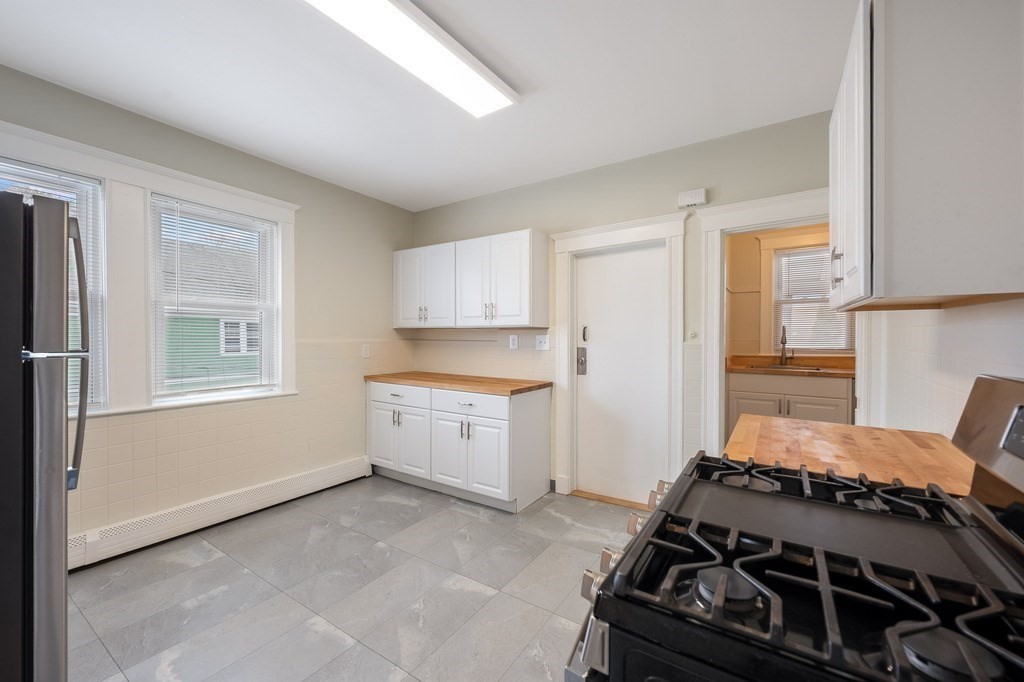 3 bed, 1 bath apartment for rent at 48 Belden St Unit 2, Dorchester — photo 4 of 17