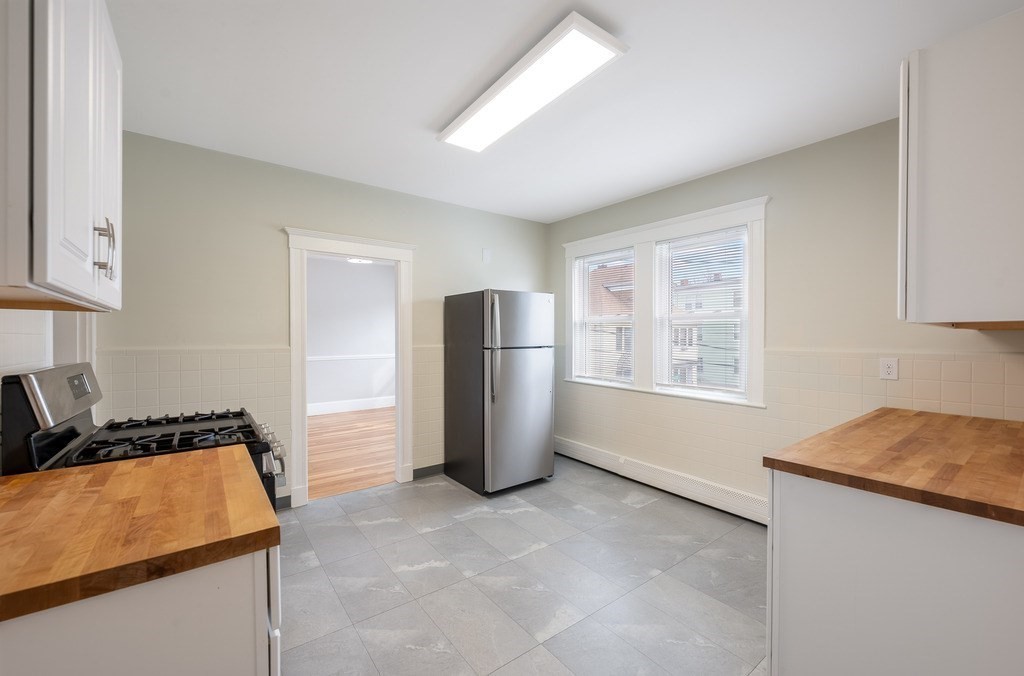 3 bed, 1 bath apartment for rent at 48 Belden St Unit 2, Dorchester — photo 3 of 17