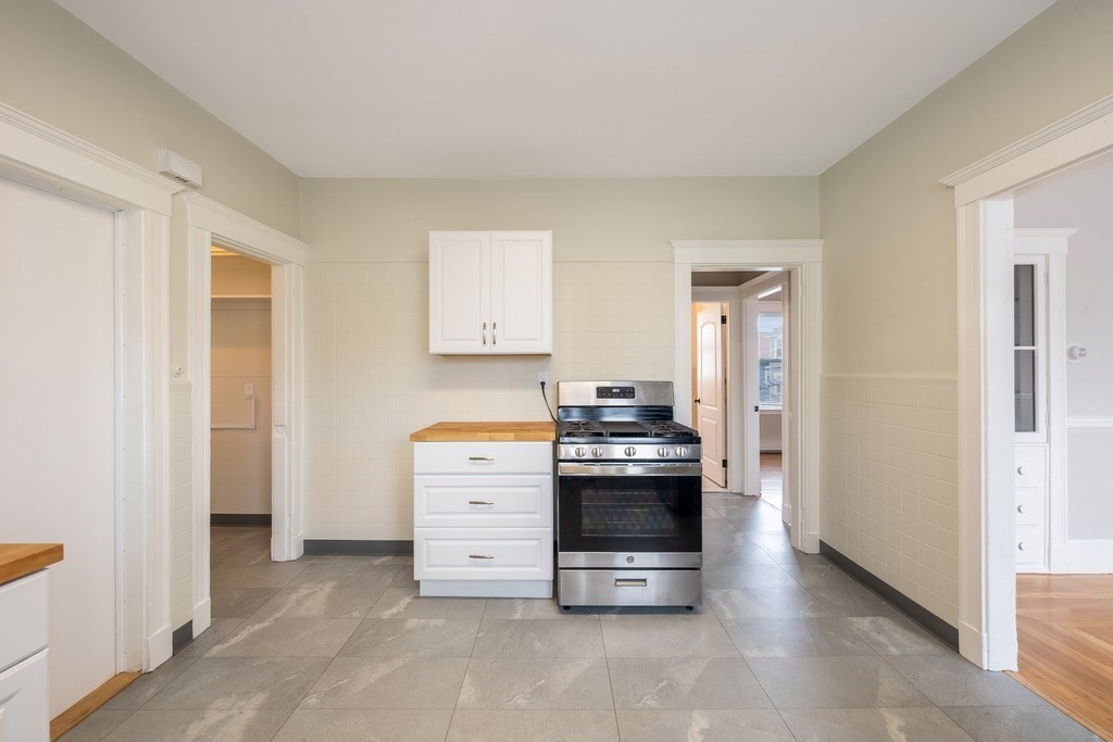 3 bed, 1 bath apartment for rent at 48 Belden St Unit 2, Dorchester — photo 2 of 17