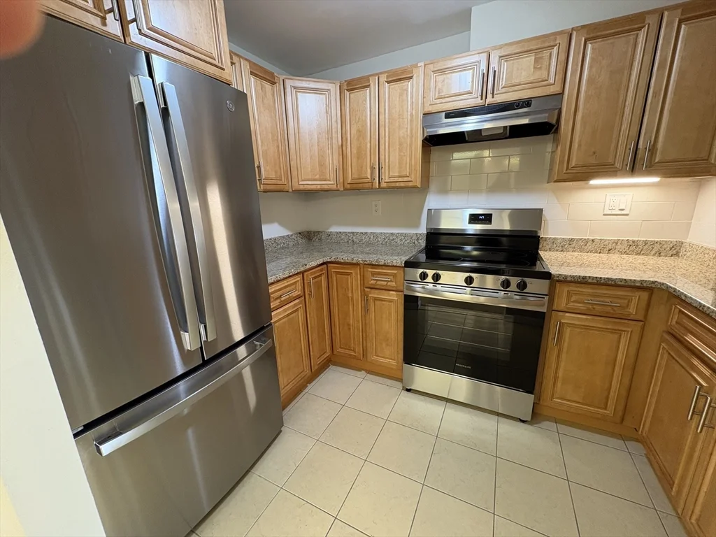 2 bed, 2 bath apartment for rent at 48 Bigelow Ave Unit 24, Watertown — photo 3 of 12