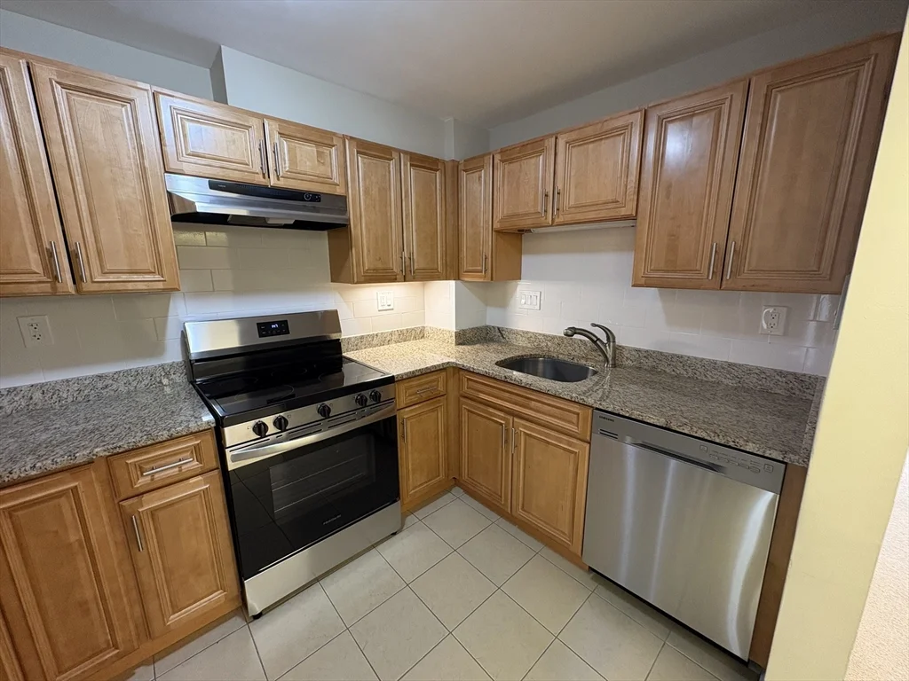 2 bed, 2 bath apartment for rent at 48 Bigelow Ave Unit 24, Watertown — photo 2 of 12