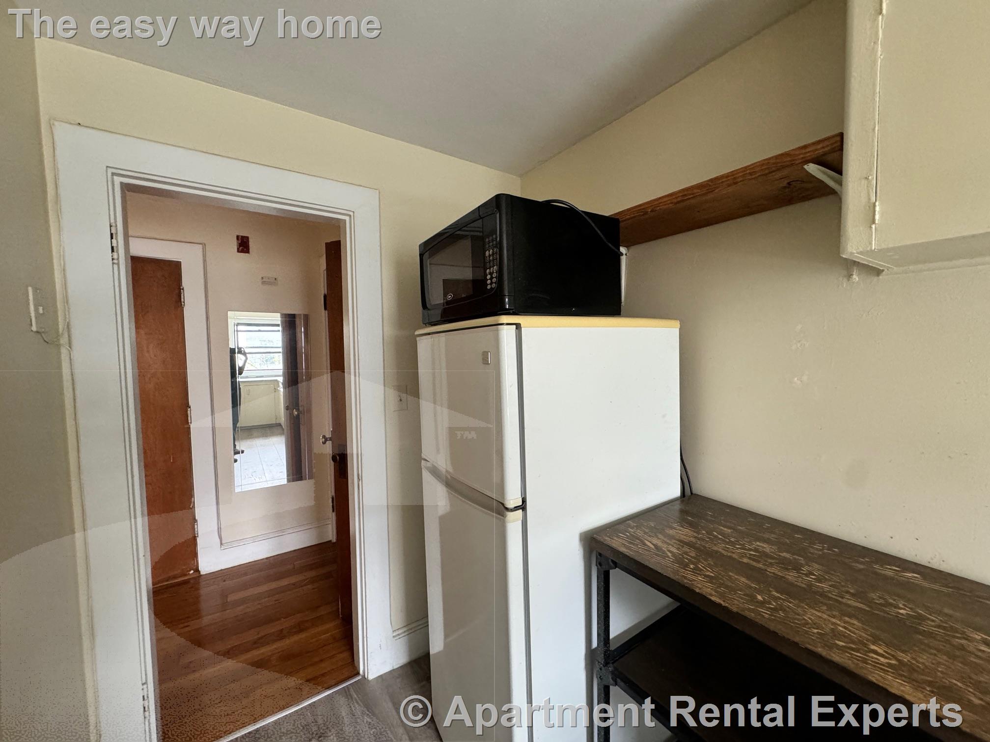 1 bed, 1 bath apartment for rent at 48 Bishop Allen Dr Unit 3, Central Square — photo 2 of 10