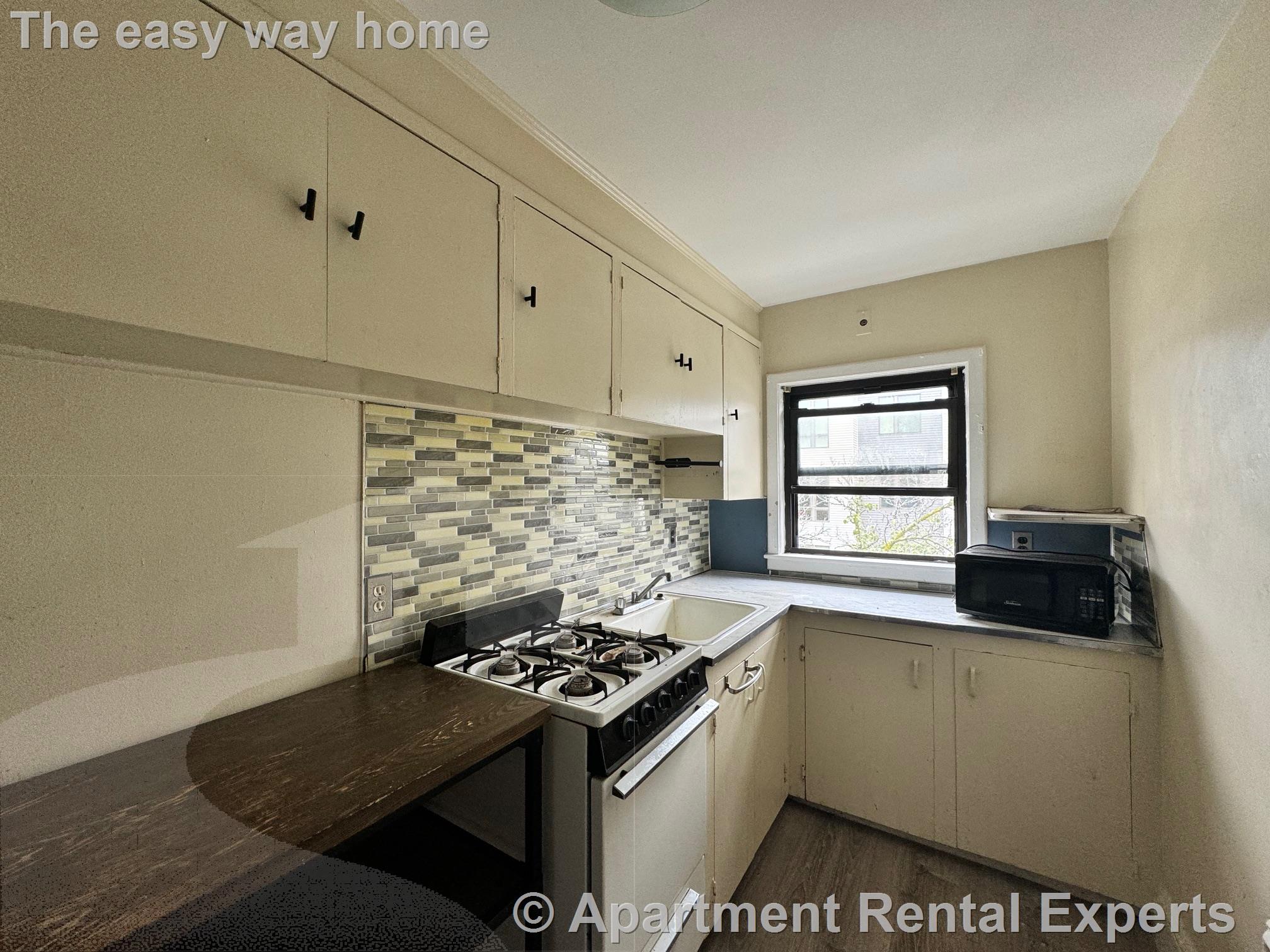 1 bed, 1 bath apartment for rent at 48 Bishop Allen Dr Unit 3, Central Square — photo 1 of 10