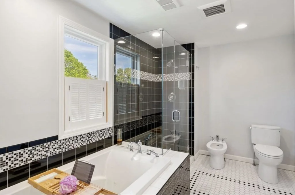 5 bed, 4+ bath apartment for rent at 48 Bonad Rd Unit 1, West Roxbury — photo 15 of 20