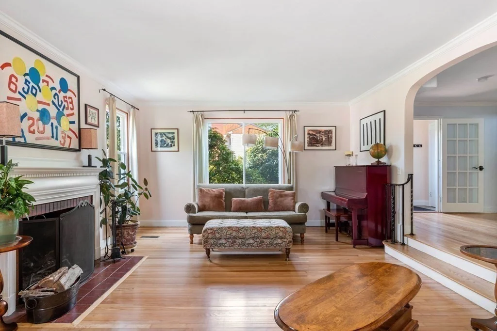5 bed, 3 bath apartment for rent at 48 Bonad Rd, West Roxbury — photo 5 of 42