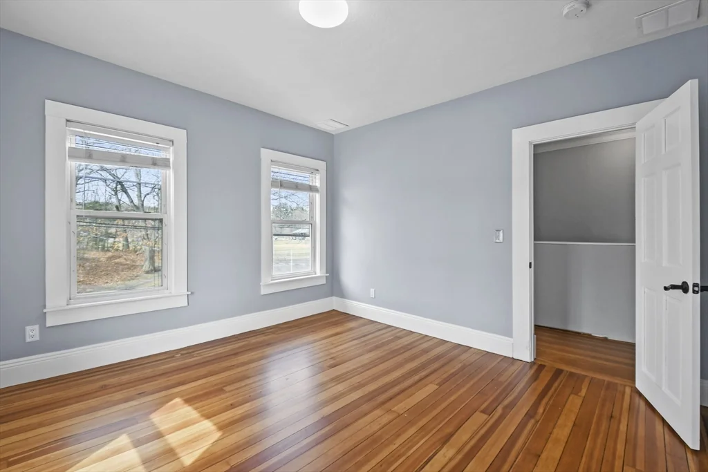 3 bed, 1 bath apartment for rent at 48 Boylston St Unit 2, Lowell — photo 8 of 21
