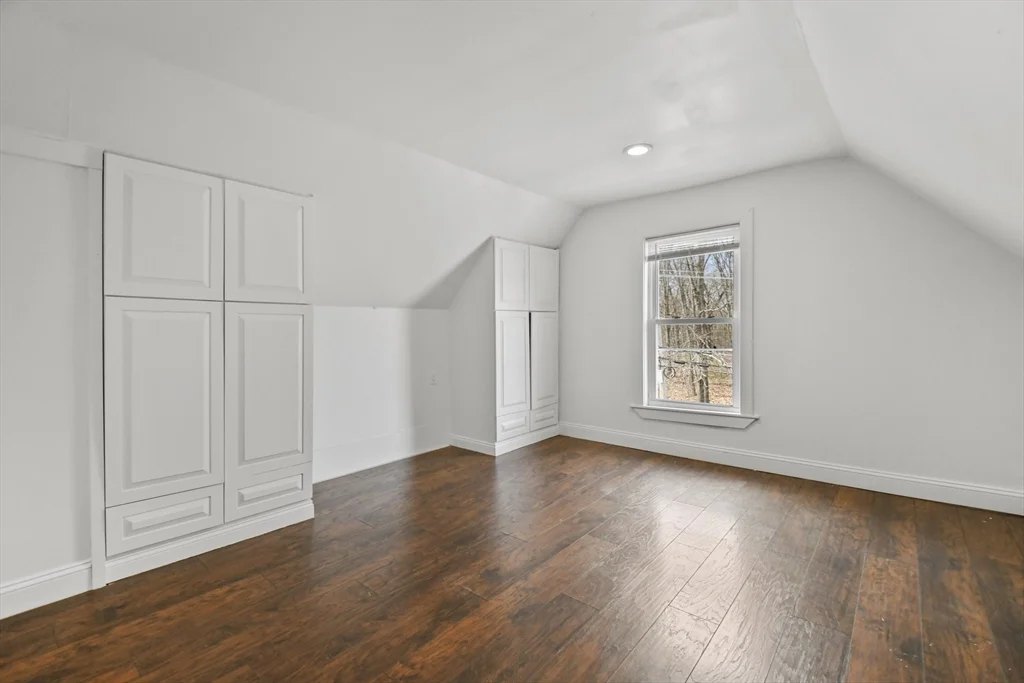 3 bed, 1 bath apartment for rent at 48 Boylston St Unit 2, Lowell — photo 17 of 21