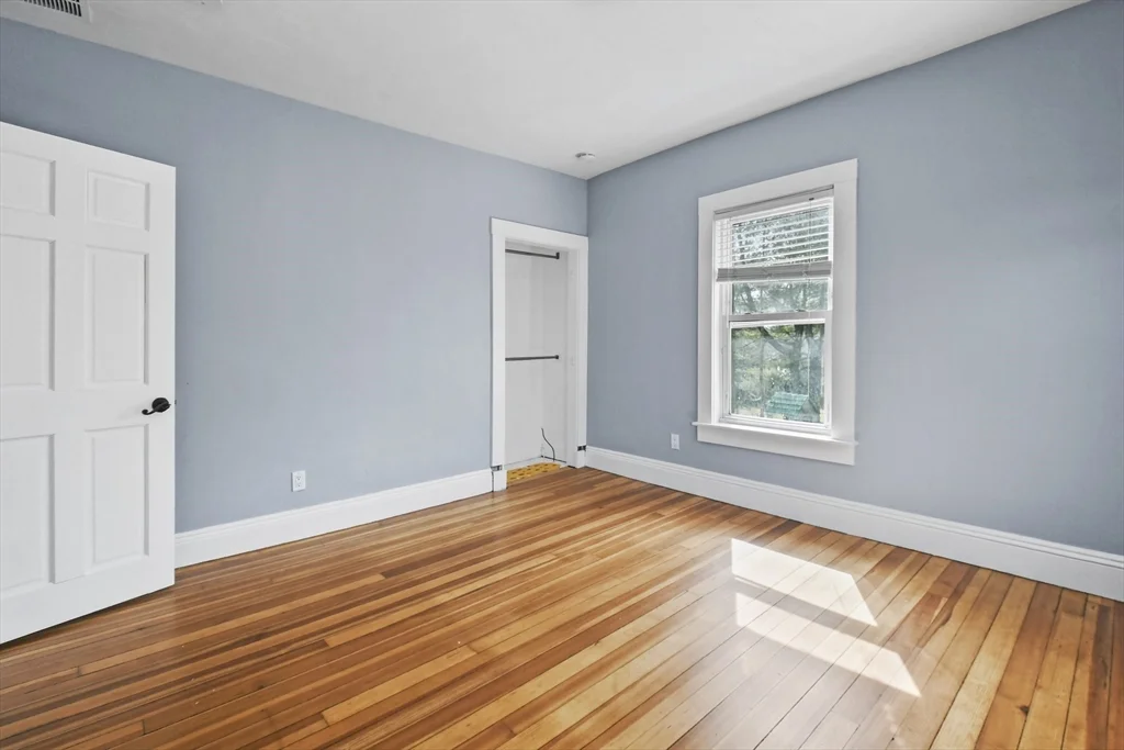 3 bed, 1 bath apartment for rent at 48 Boylston St Unit 2, Lowell — photo 9 of 21