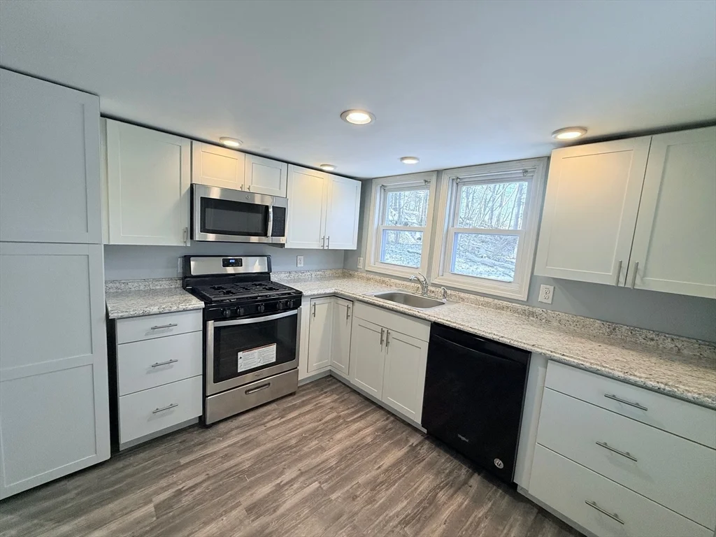 3 bed, 1 bath apartment for rent at 48 Bridge St Unit 1, Westford — photo 3 of 16