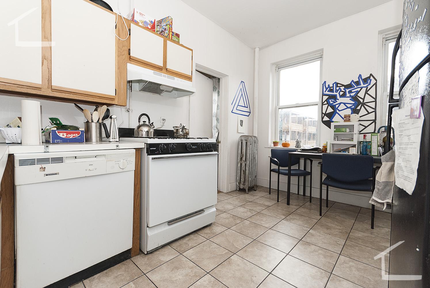 3 split bed, 1 bath apartment for rent at 48 Brighton Ave Unit 12, Brighton — photo 3 of 16