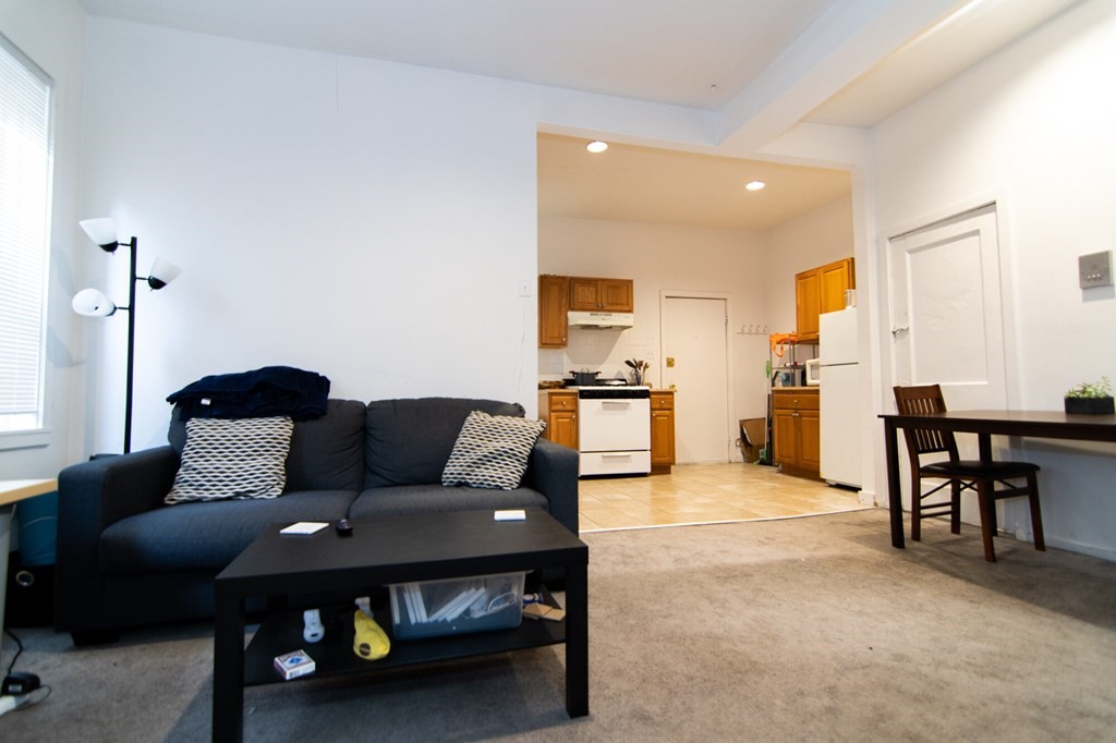 2 bed, 1 bath apartment for rent at 48 Brighton Ave Unit 4, Brighton — photo 2 of 9