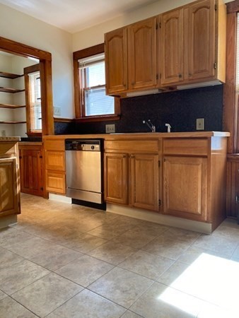 2 bed, 1 bath apartment for rent at 48 Brooks Ave Unit 1, East Arlington — photo 11 of 17
