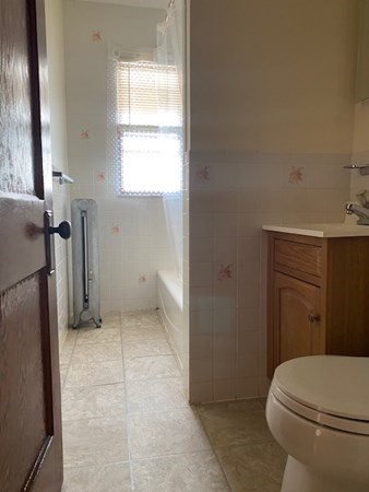 2 bed, 1 bath apartment for rent at 48 Brooks Ave Unit 1, East Arlington — photo 8 of 17