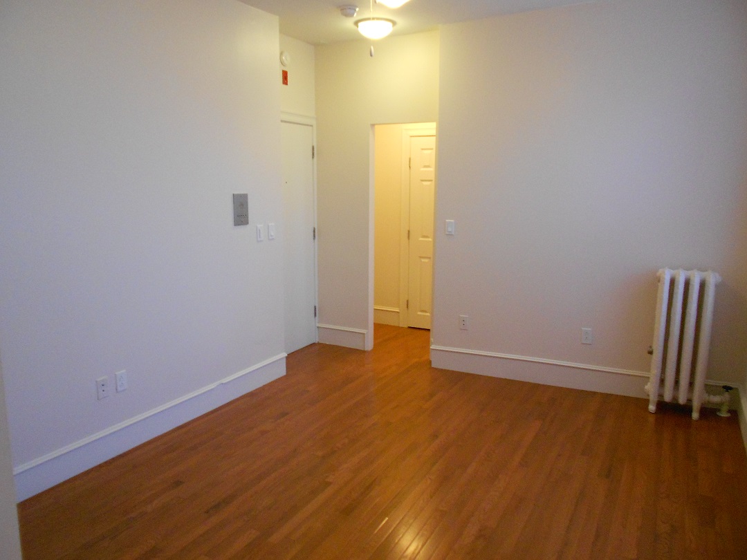 Studio bed, 1 bath apartment for rent at 48 Burbank St Unit 2, Fenway — photo 3 of 5