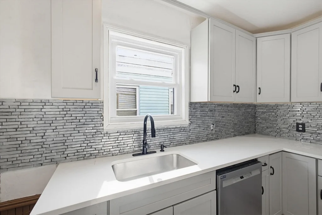 3 bed, 1 bath apartment for rent at 48 Burt St Unit 3, Dorchester — photo 15 of 18