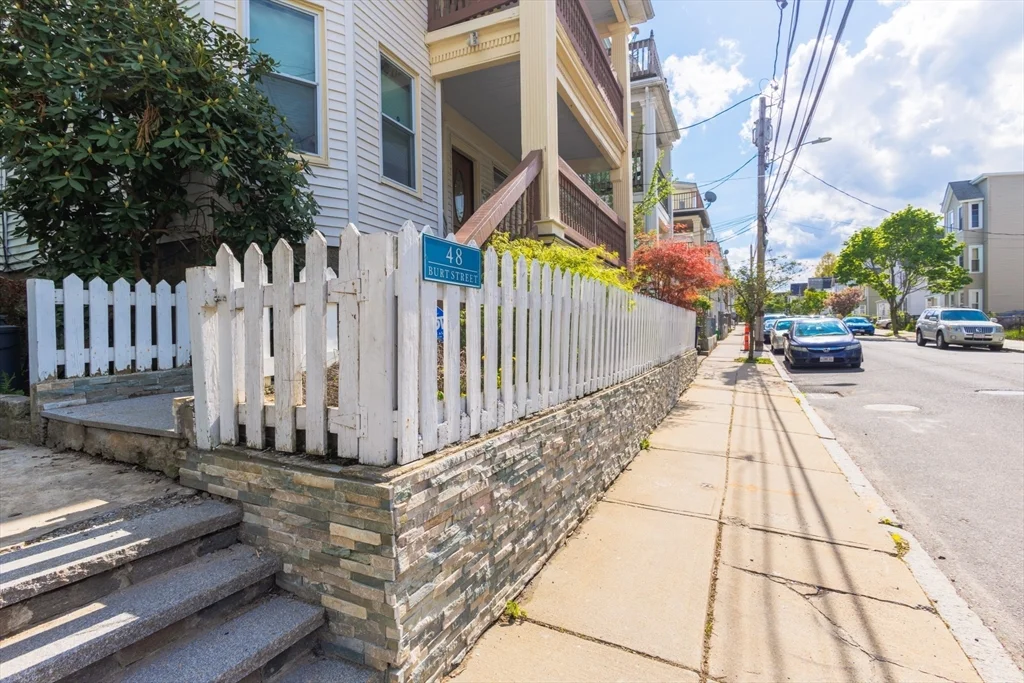 3 bed, 1 bath apartment for rent at 48 Burt St Unit 3, Dorchester — photo 4 of 18