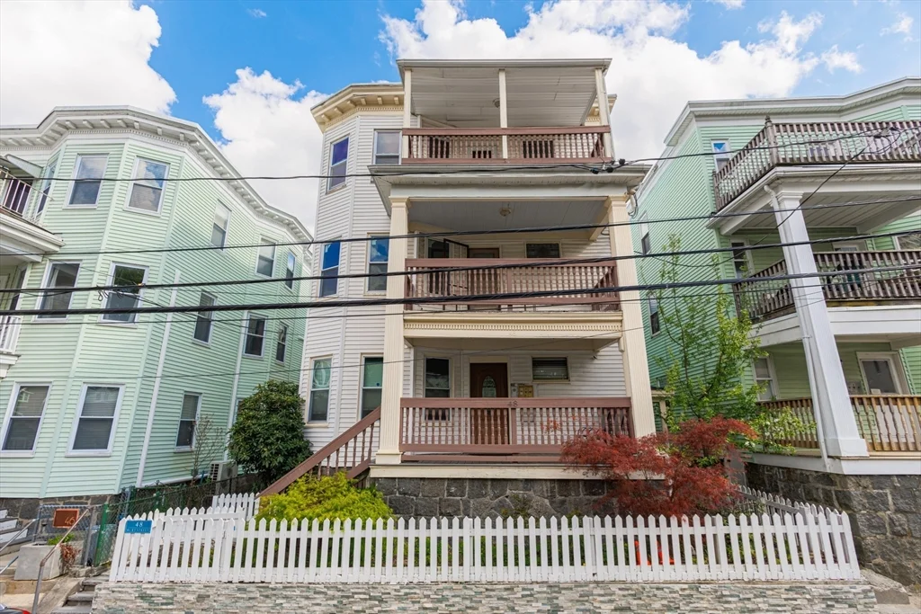 3 bed, 1 bath apartment for rent at 48 Burt St Unit 3, Dorchester — photo 2 of 18