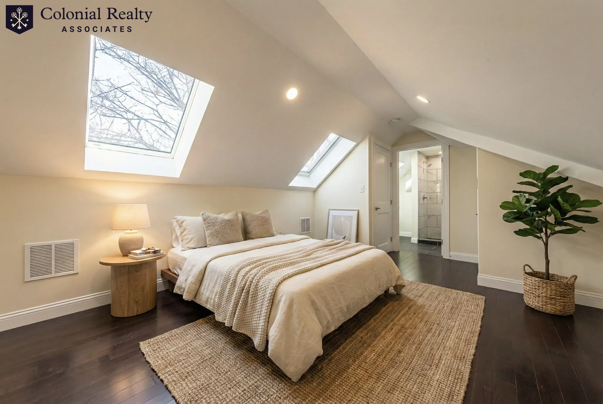 5 bed, 5 bath apartment for rent at 48 Caldwell Rd Unit 48, Waltham — photo 2 of 20