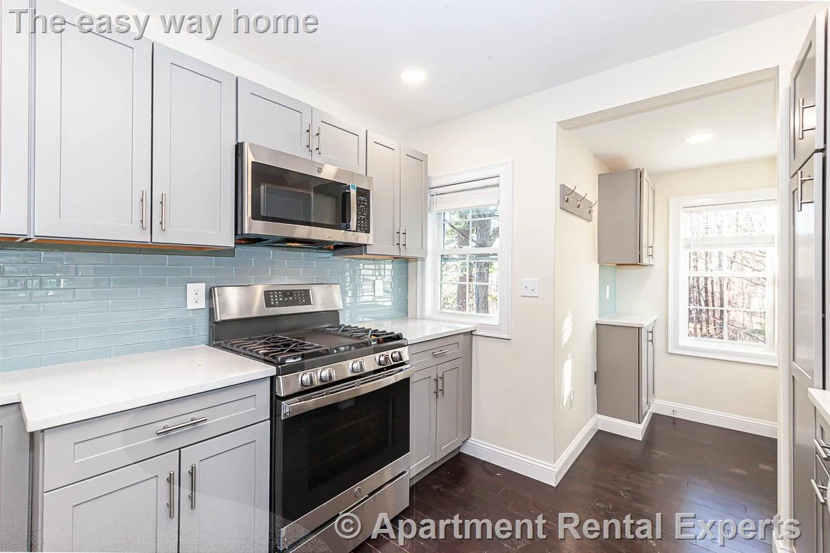 5 bed, 4+ bath apartment for rent at 48 Caldwell Rd, Waltham — photo 6 of 32