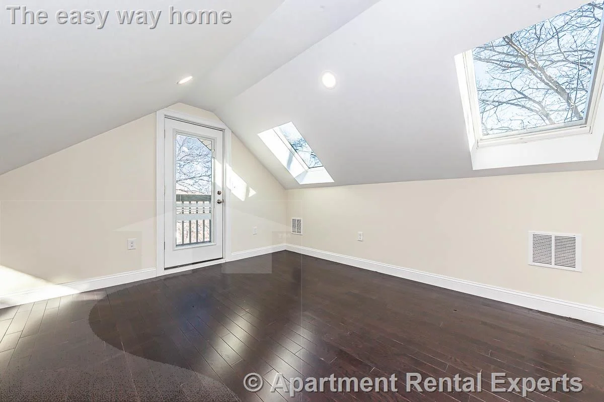 5 bed, 4+ bath apartment for rent at 48 Caldwell Rd, Waltham — photo 25 of 32