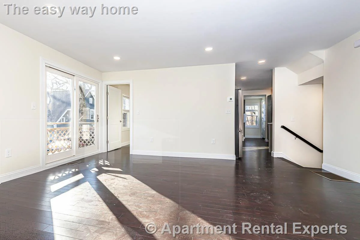 5 bed, 4+ bath apartment for rent at 48 Caldwell Rd, Waltham — photo 8 of 32