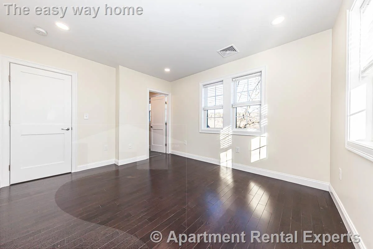 5 bed, 4+ bath apartment for rent at 48 Caldwell Rd, Waltham — photo 23 of 32