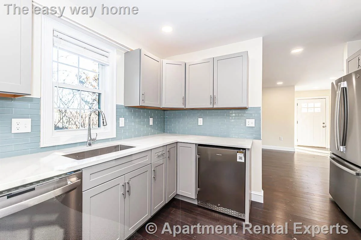5 bed, 4+ bath apartment for rent at 48 Caldwell Rd, Waltham — photo 5 of 32