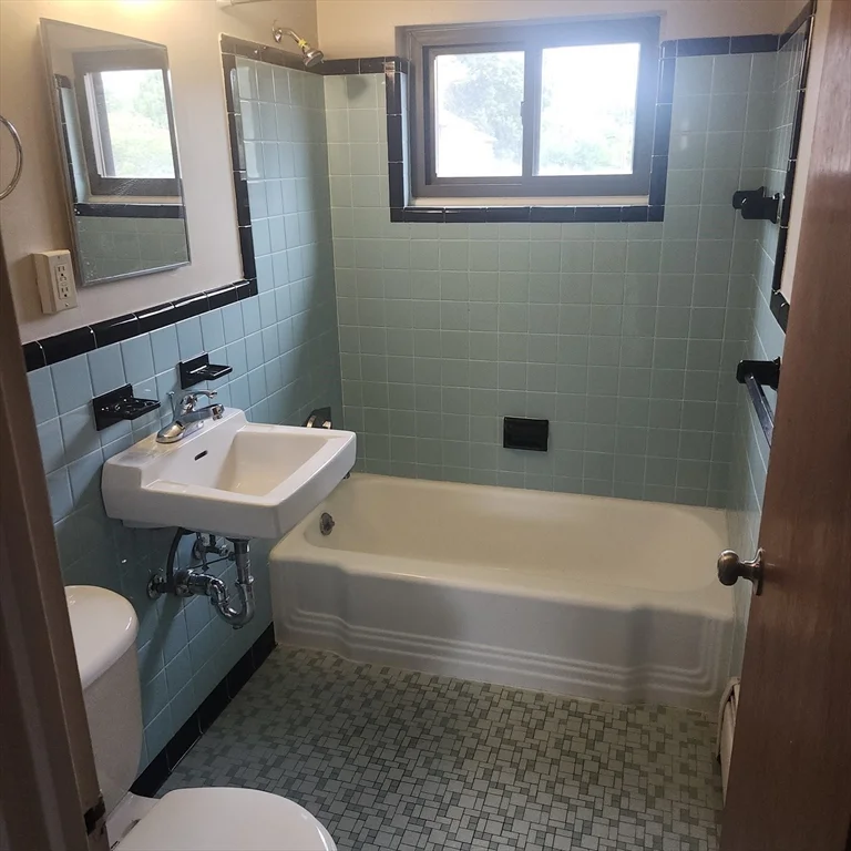 1 bed, 1 bath apartment for rent at 48 Charlesbank Way Unit A, Waltham — photo 9 of 12